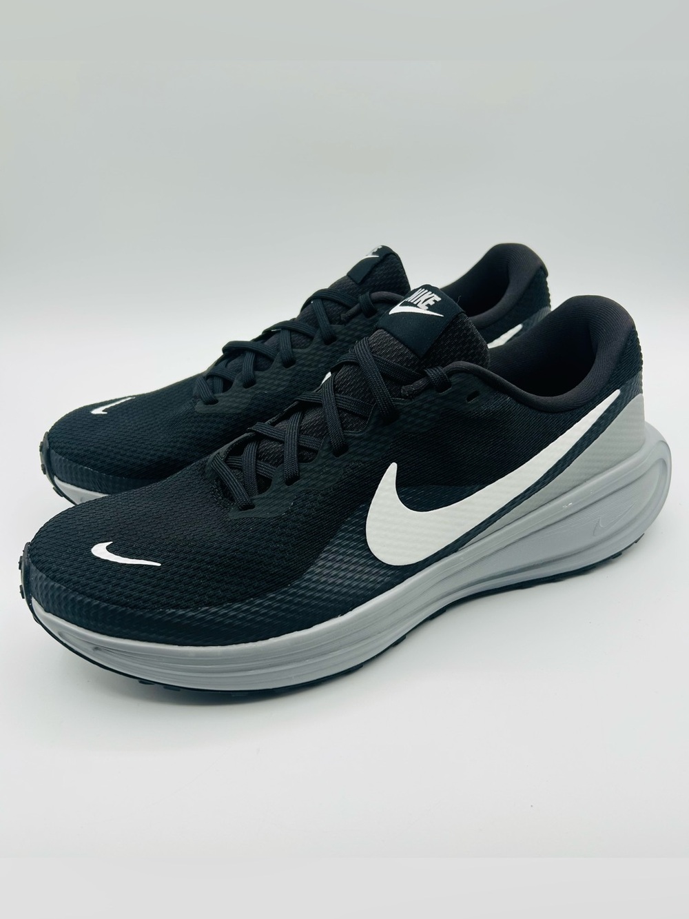 Nike Revolution 8 Sneakers Men's 12 Black Summet White Anthracite NEW With BOX